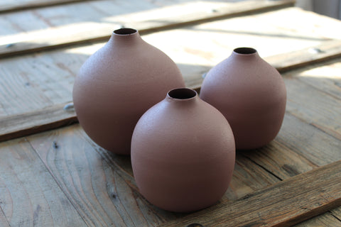 Rahat vase, matt pink, medium, metal matt pink vase